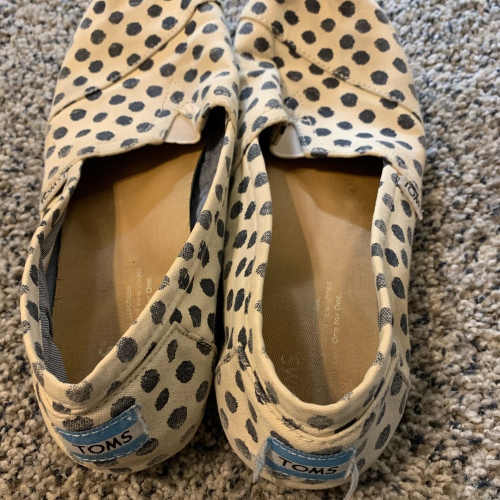 Polka dot Toms